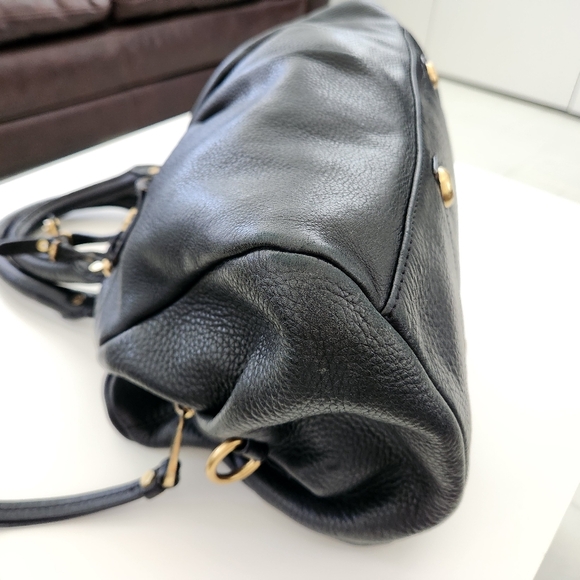 Marc by Marc Jacobs Leather Handbag EUC - black with gold hardware - Picture 9 of 16